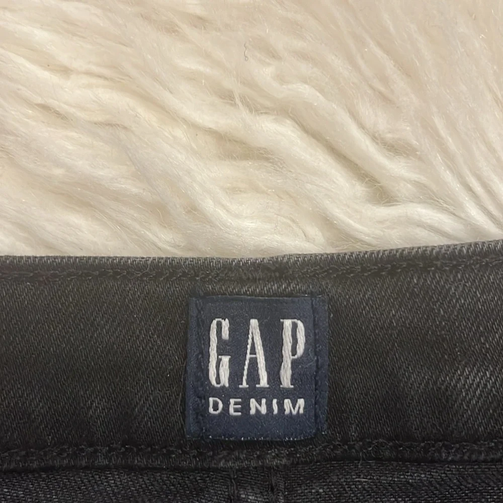 GAP stretch denim high rise 4” shorts washed black 10/30